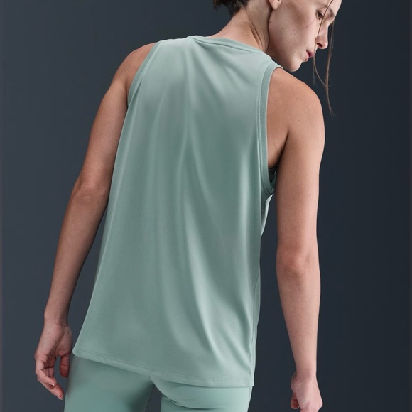 Nike Dri-Fit Running Tank Top Size M - Picture 2 of 5